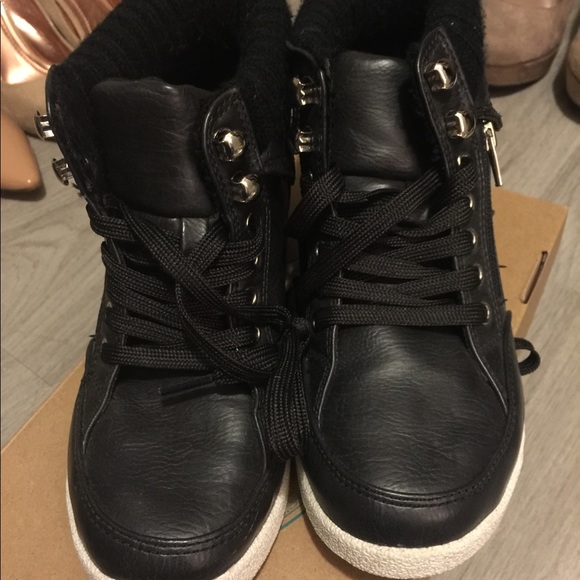 Black woman’s shoes - Picture 3 of 4